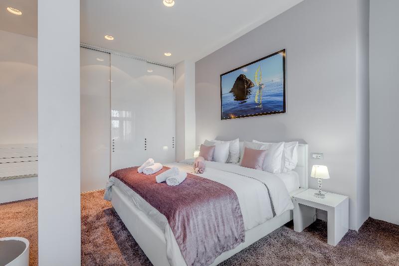 Starlight Luxury Rooms - Oda