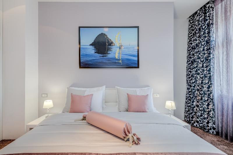 Starlight Luxury Rooms - Oda