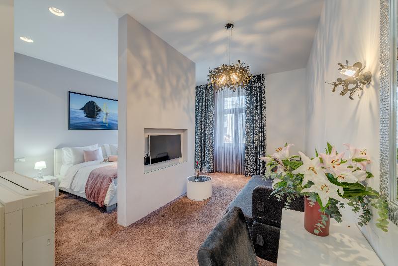Starlight Luxury Rooms - Oda