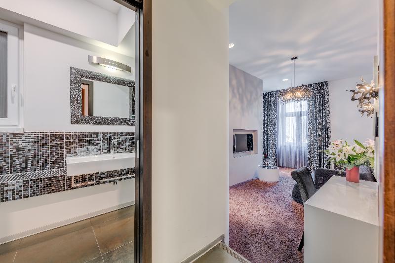 Starlight Luxury Rooms - Oda