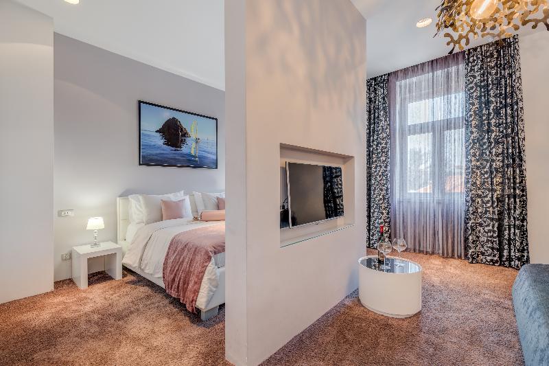 Starlight Luxury Rooms - Oda