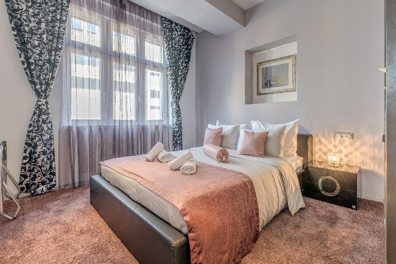 Starlight Luxury Rooms - Oda