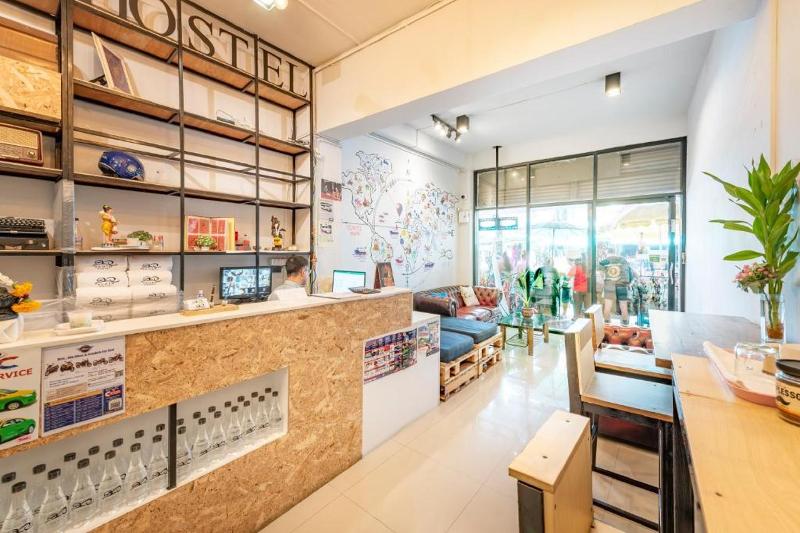Sloth Hostel Khaosan - Lobi
