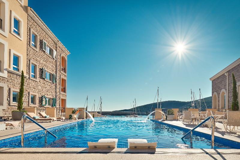 The Chedi Lustica Bay - Havuz