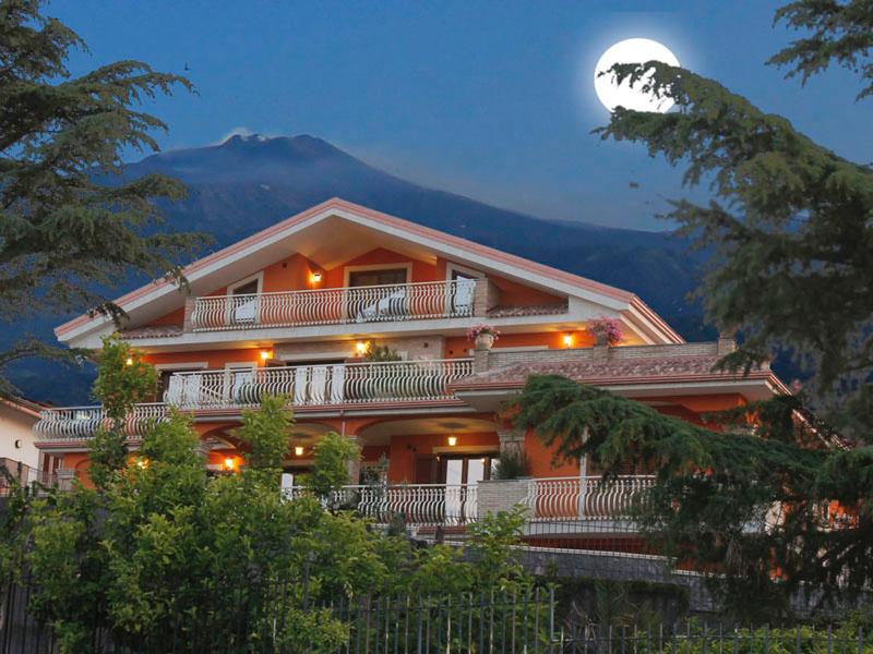 Etna Royal View - Genel