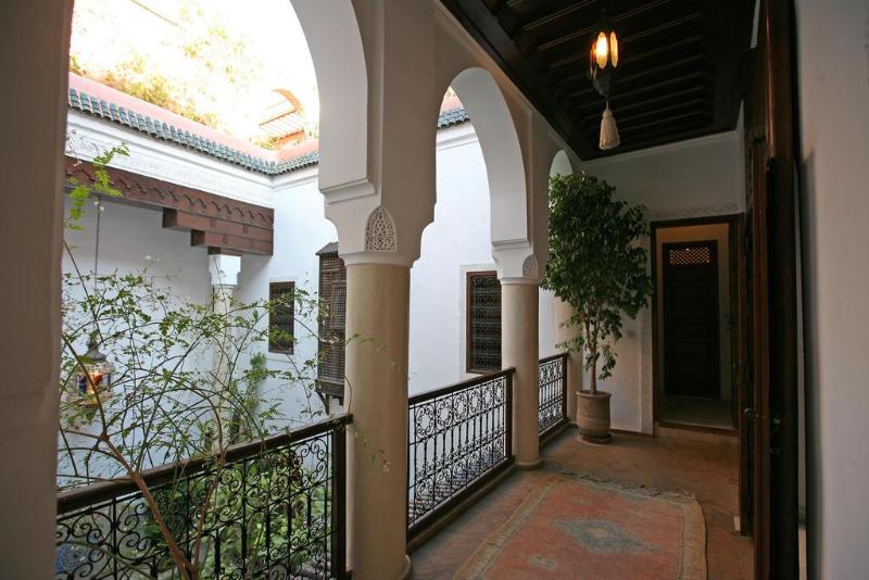 Riad Marelia - Genel