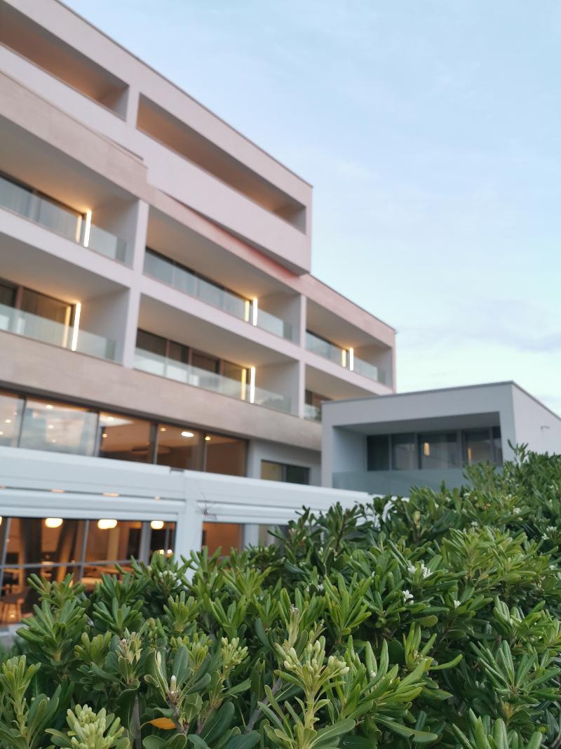 Joel Hotel - Genel