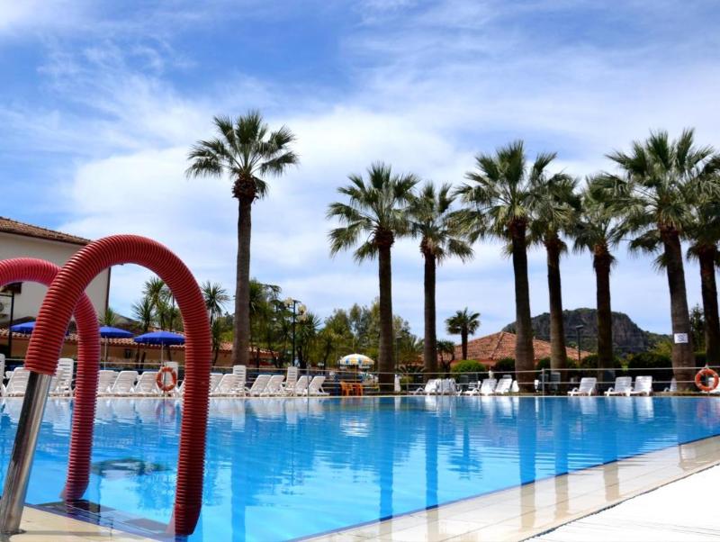 Villaggio Turistico La Mantinera - Havuz