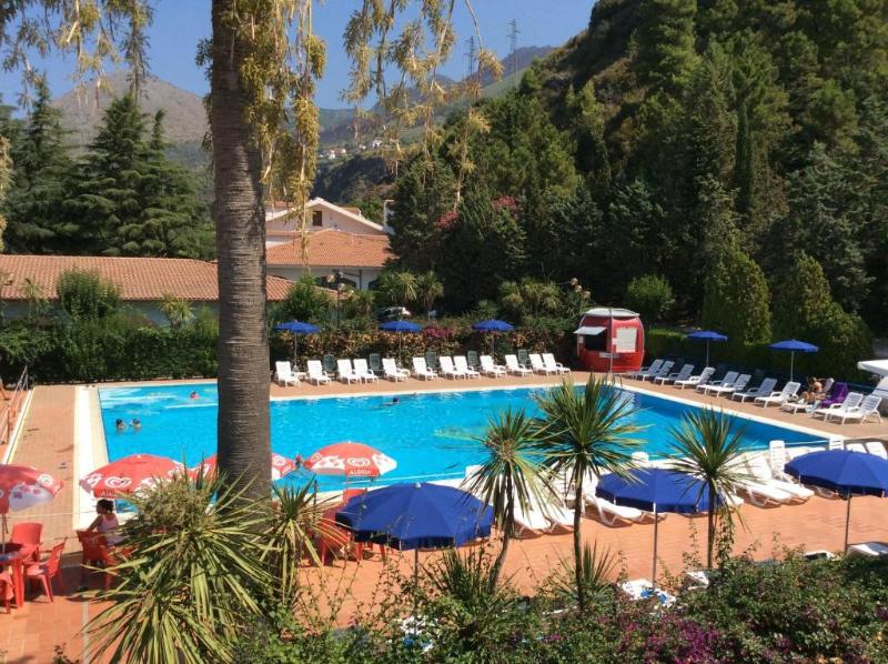 Villaggio Turistico La Mantinera - Havuz