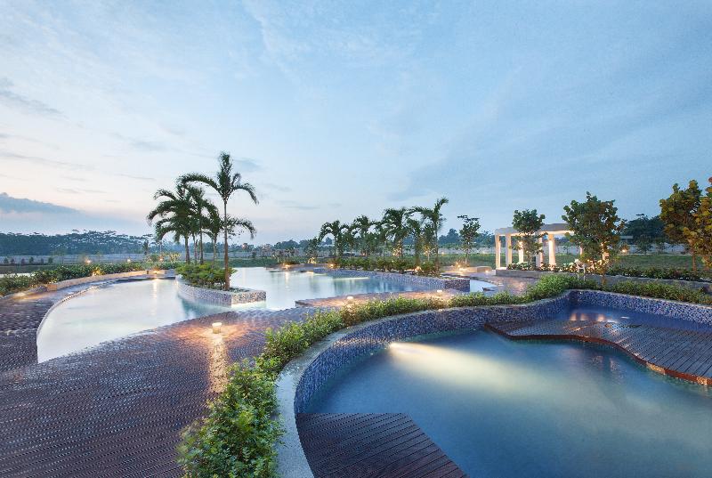 Hotel Santika Premiere Bandara Palembang - Havuz