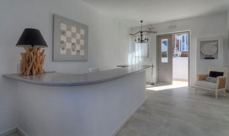 Lilly Residence-All Sea View Suites | Adults Only - Lobi