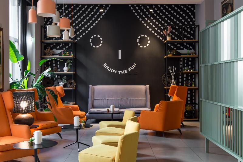 The Poet Hotel - Lobi