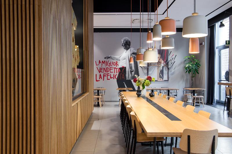 The Poet Hotel - Lobi