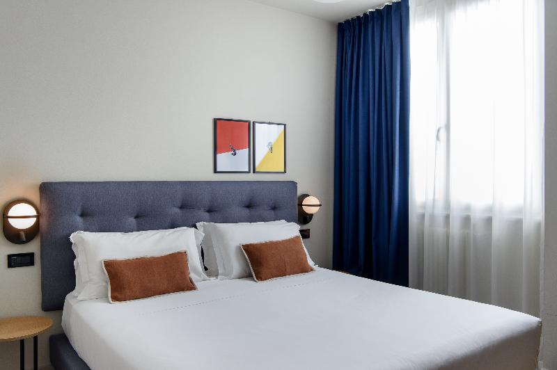 The Poet Hotel - Oda
