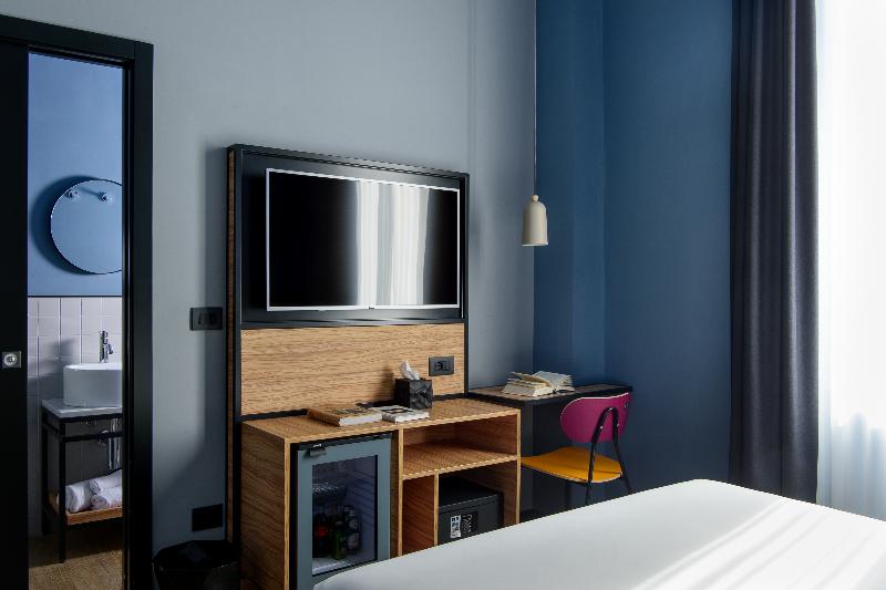 The Poet Hotel - Oda