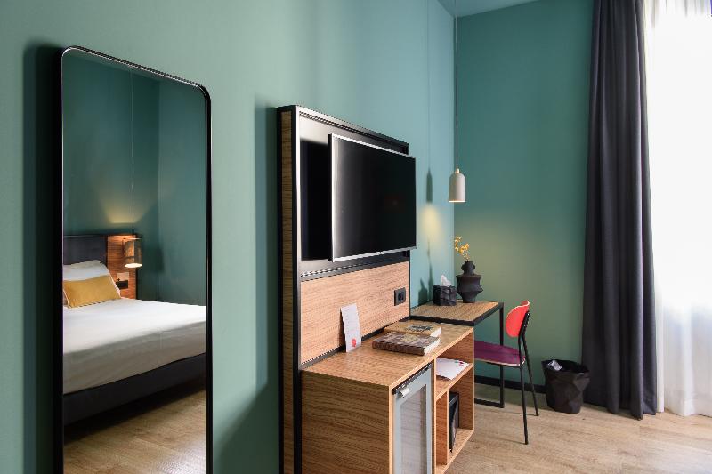 The Poet Hotel - Oda