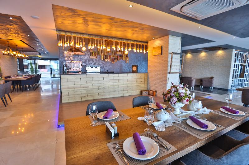 Royal Comfort Hotel - Bar