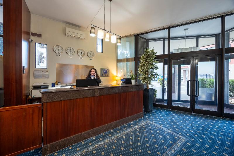 iH Hotels Milano Eur - Lobi