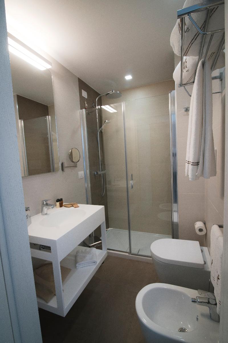 M&F Hotel - Oda