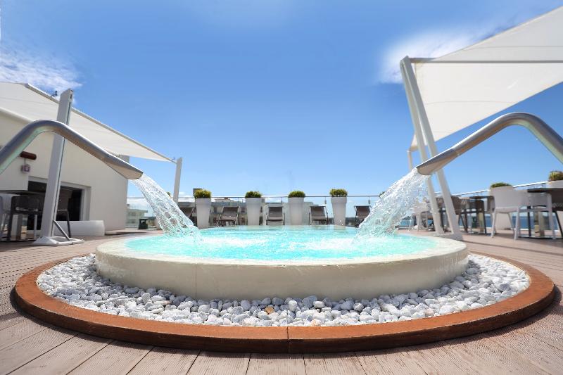 M&F Hotel - Havuz