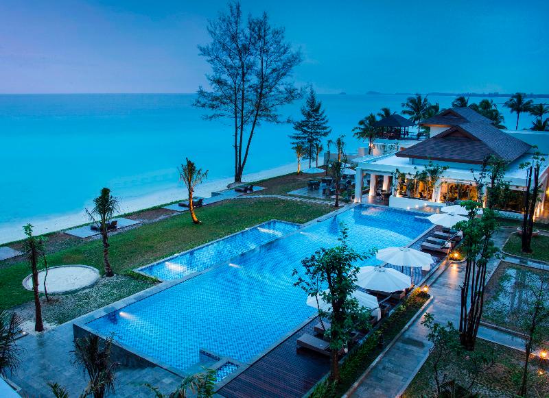 Hotel Santika Premiere Beach Resort Belitung - Havuz