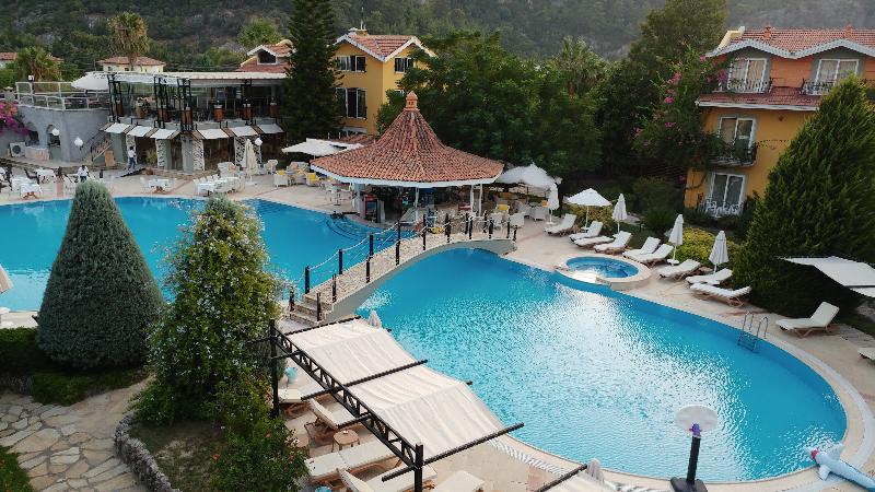 Club Alla Turca - Genel