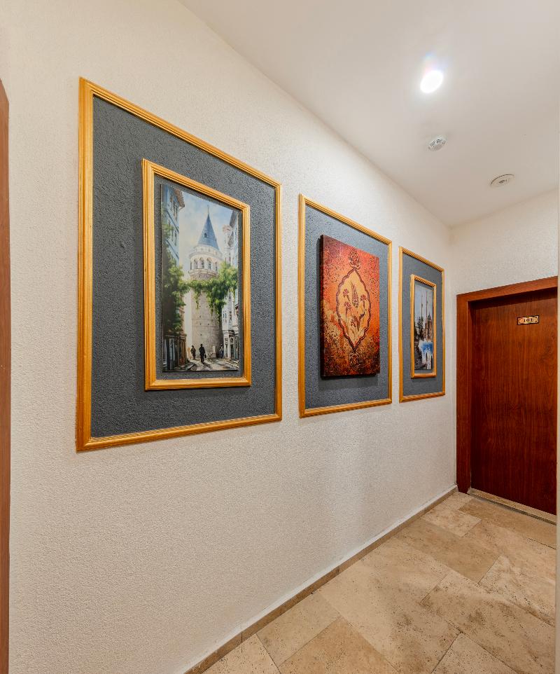 La Pazza Suites - Lobi