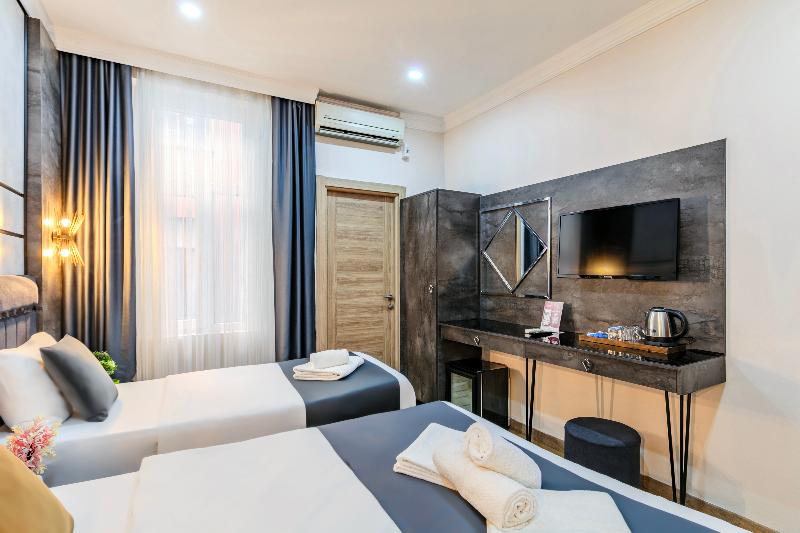 La Pazza Suites - Oda