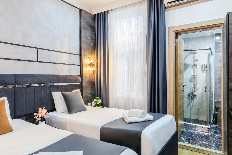 La Pazza Suites - Oda