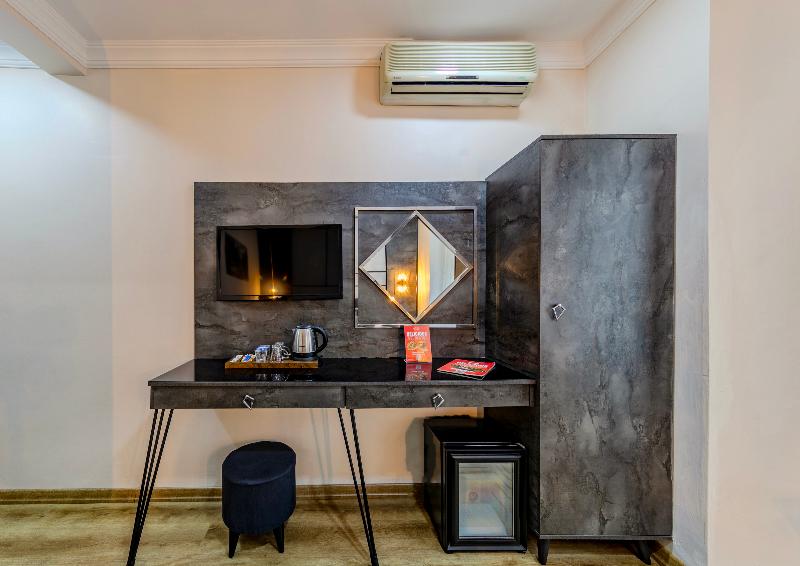 La Pazza Suites - Oda