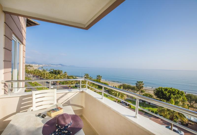 Hawaii Suit Beach Hotel - Oda