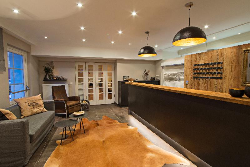 Two Timez - Boutique Hotel - Lobi
