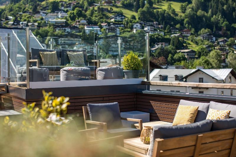Two Timez - Boutique Hotel - Teras