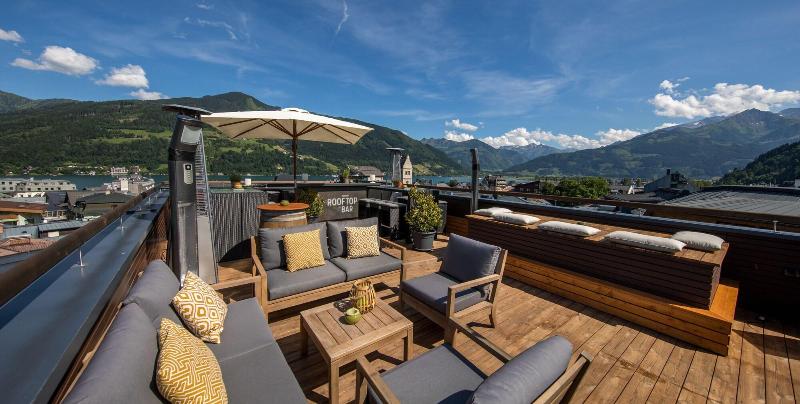 Two Timez - Boutique Hotel - Teras