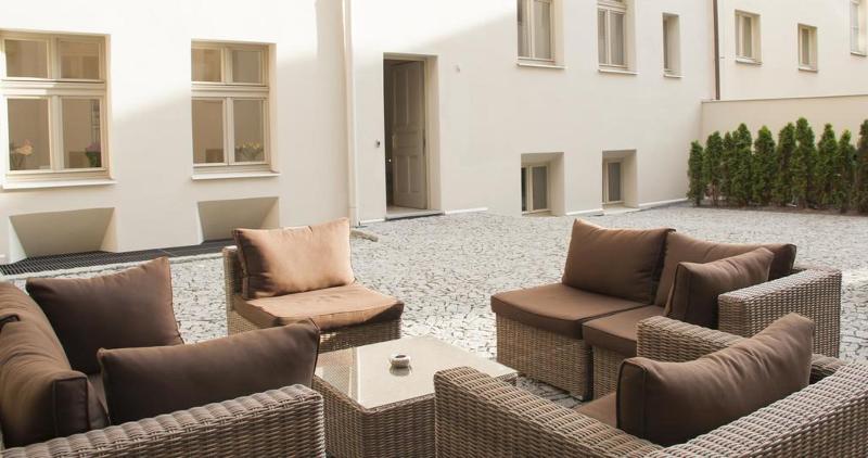 MH Suites Palace - Teras