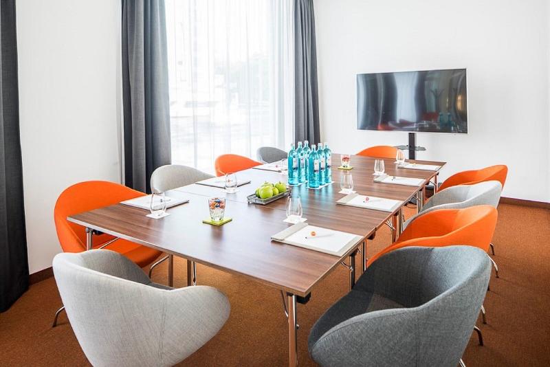Capri By Fraser Berlin - Toplantı