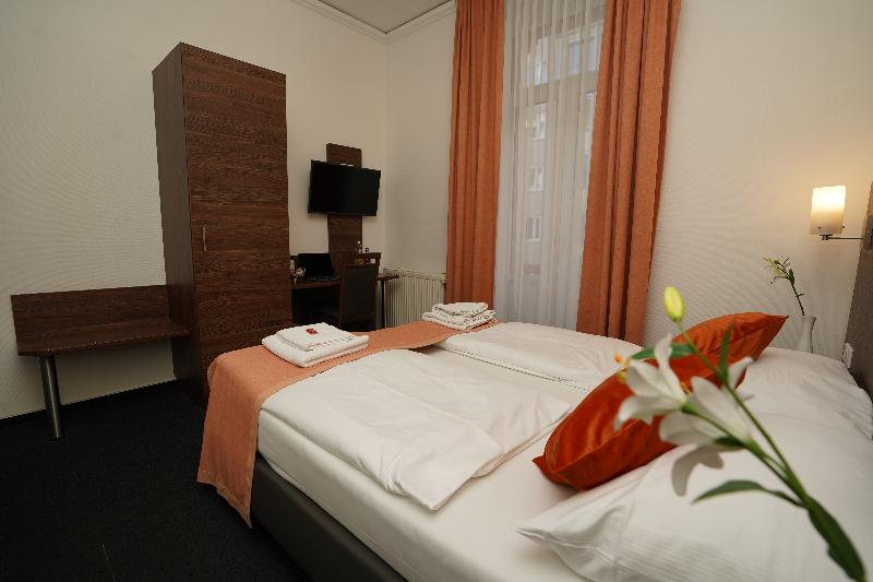 Hotel Little Paris - Oda