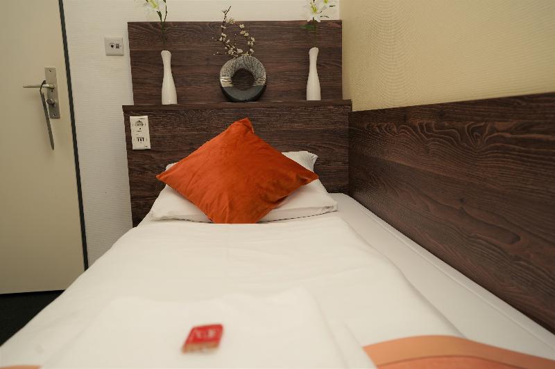 Hotel Little Paris - Oda