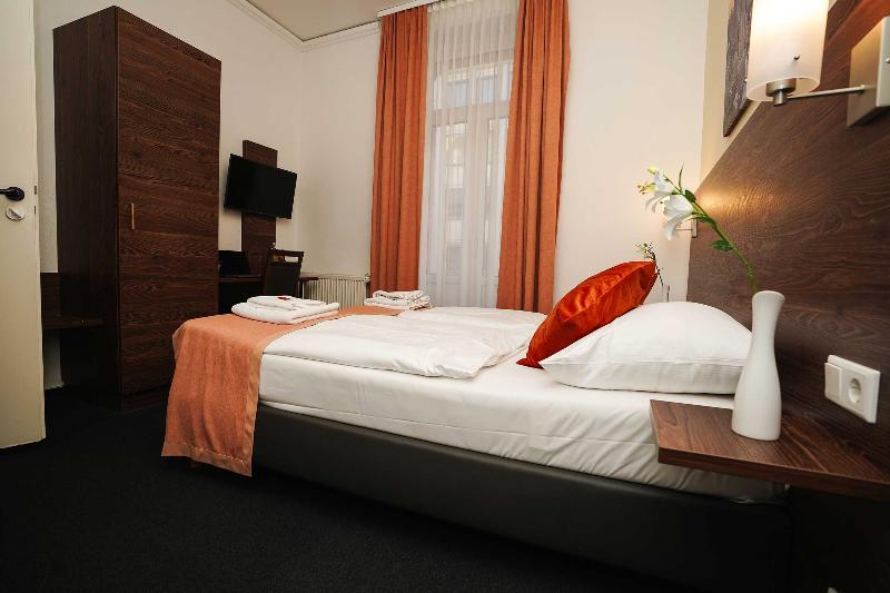 Hotel Little Paris - Oda