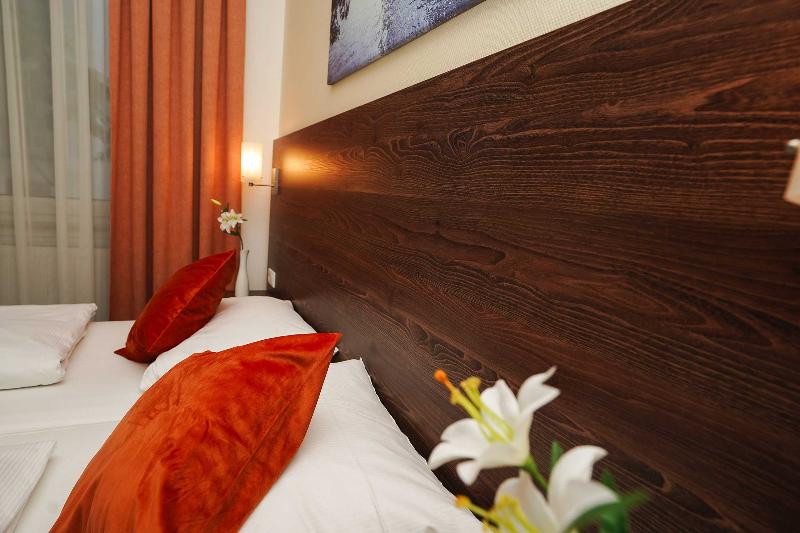 Hotel Little Paris - Oda