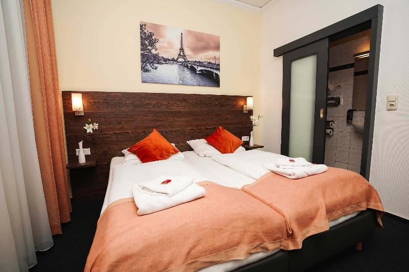 Hotel Little Paris - Oda