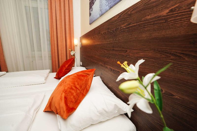 Hotel Little Paris - Oda