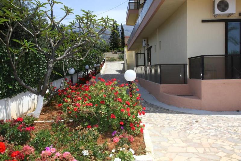 Triton Gardens Hotel - Genel