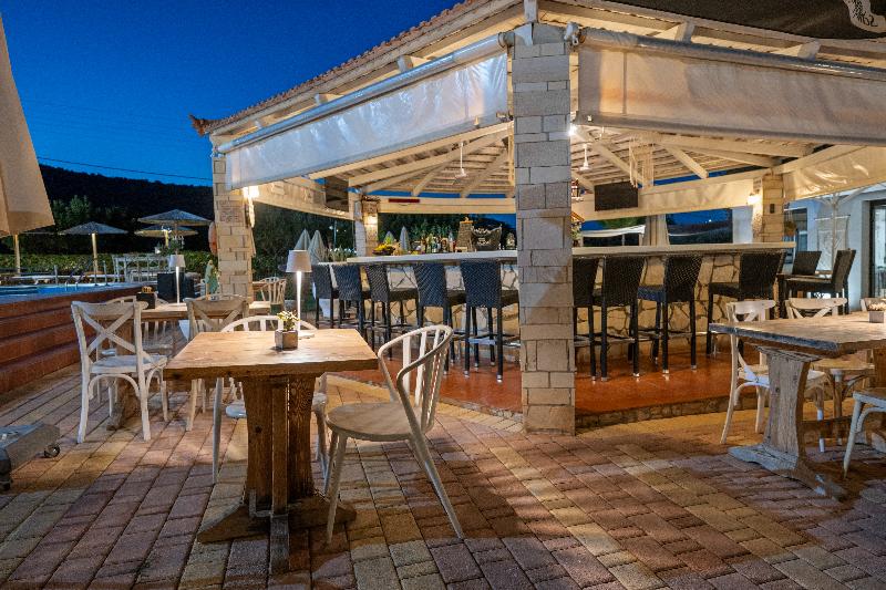 Nikos Apartments - Lobi