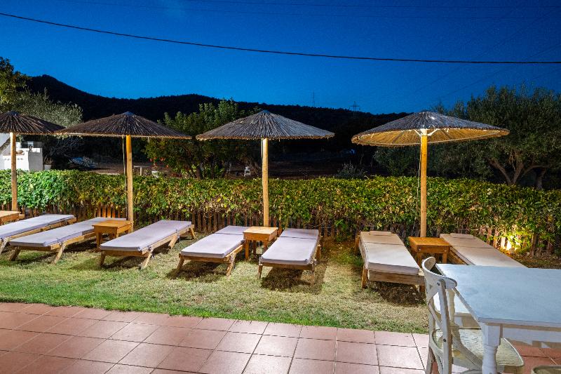 Nikos Apartments - Genel