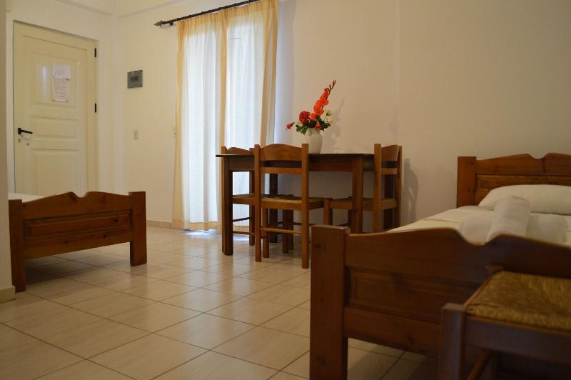 Nikos Apartments - Oda