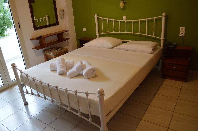 Nikos Apartments - Oda