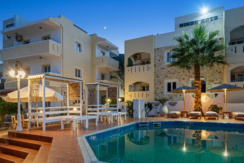 Nikos Apartments - Havuz