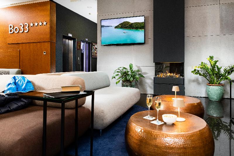 Bo33 Hotel Family and Suites - Lobi