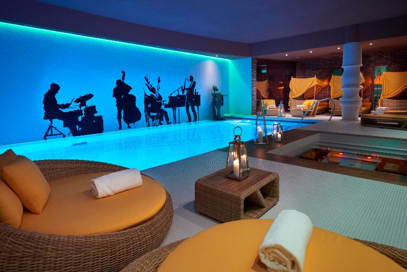 Aria Hotel Budapest by Library Hotel Collection - Havuz